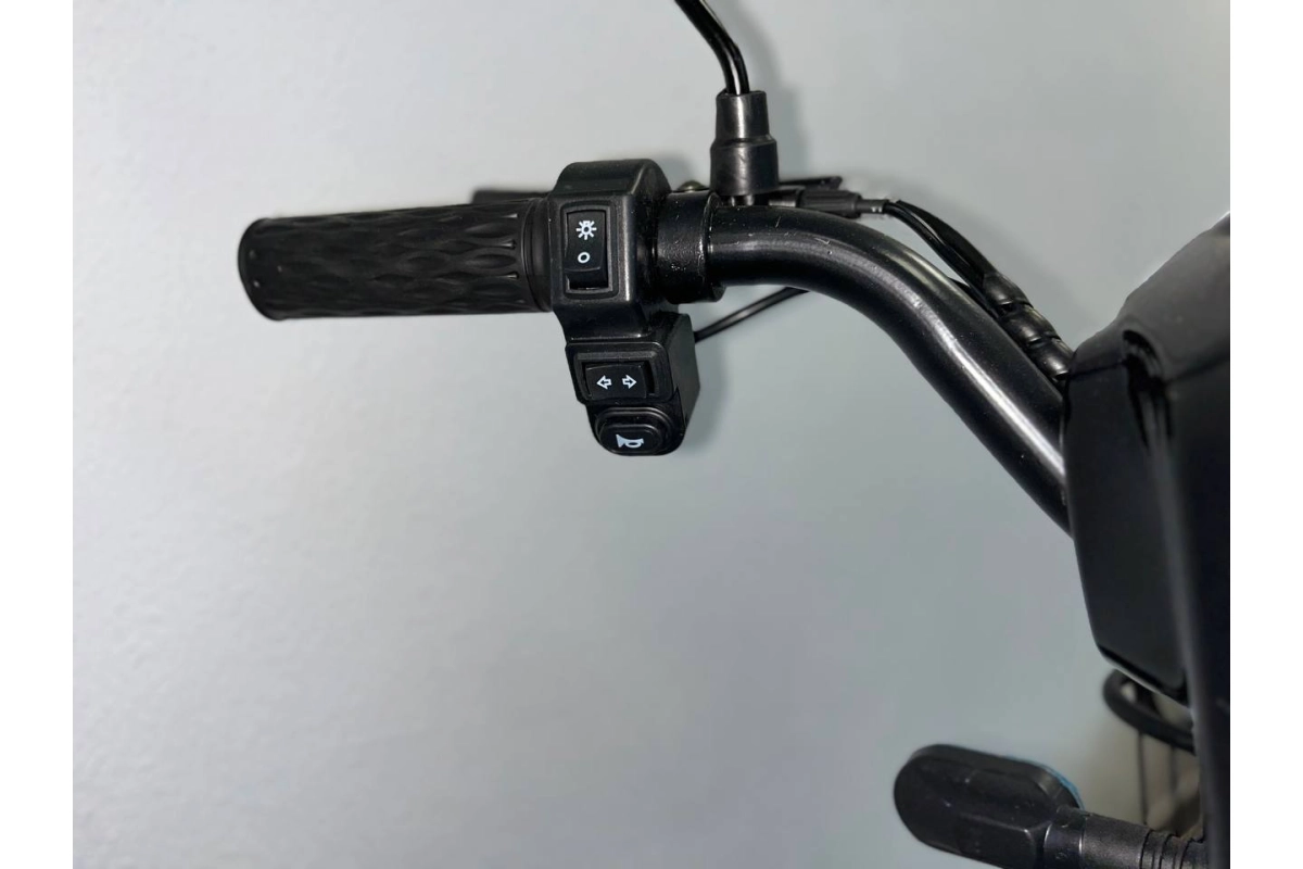 Электроскутер Terax KENGO JY01 белый