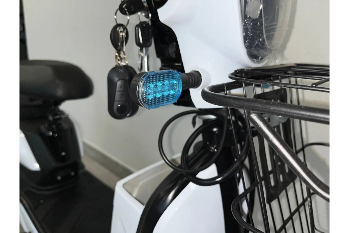 Электроскутер Terax KENGO JY01 белый