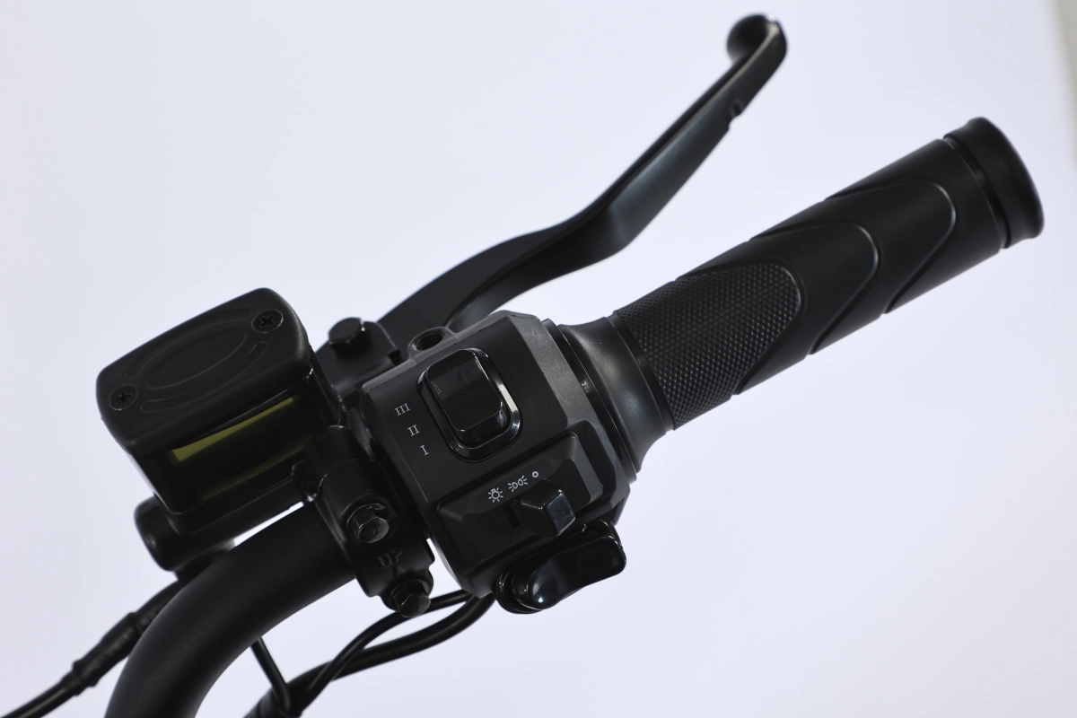 Электровелосипед SmartBalance Combat Pro (2025)