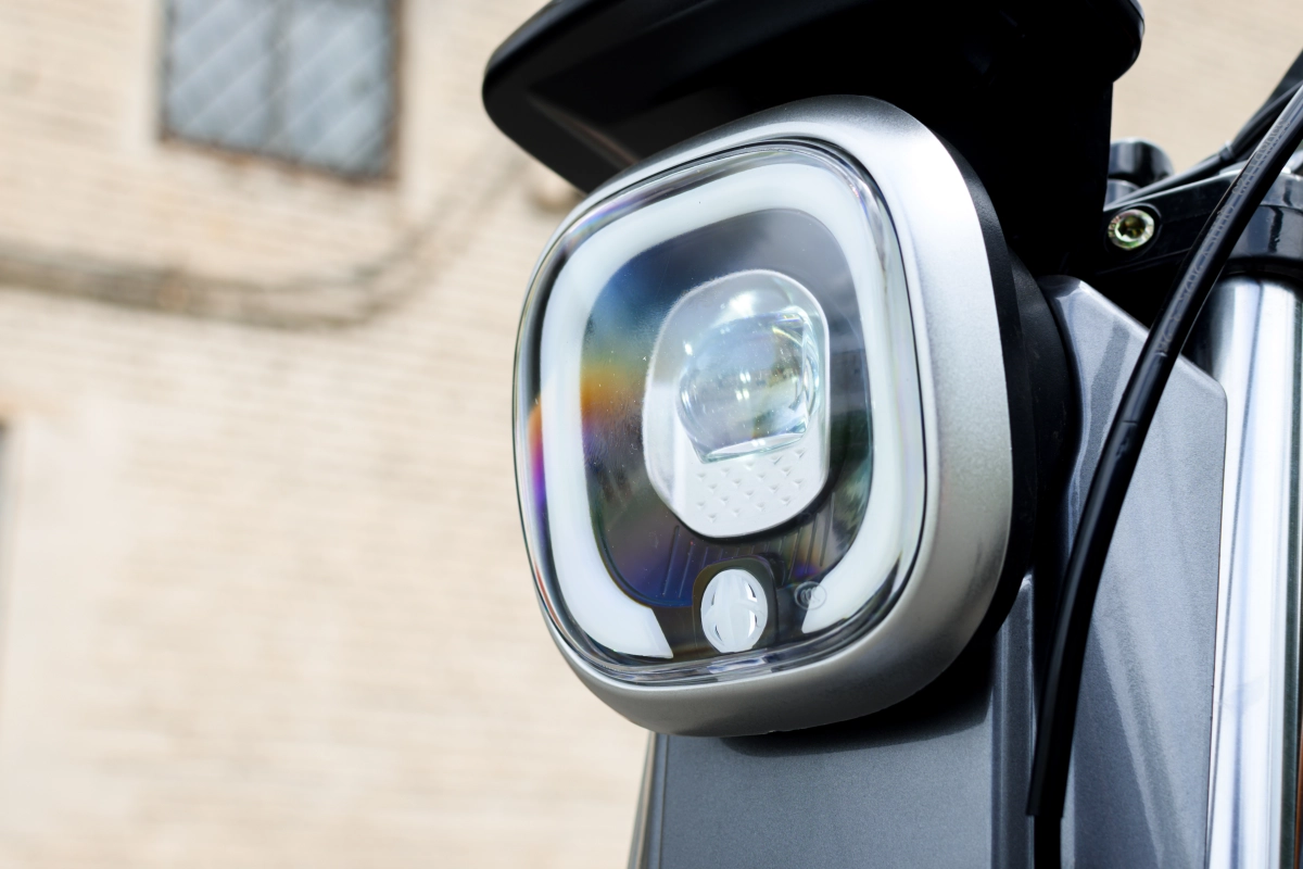 Электротрицикл грузовой AVM Cargo mini 800