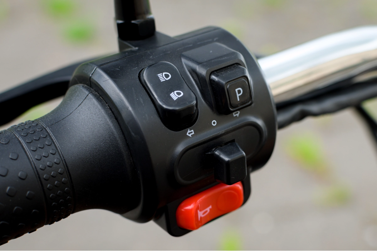 Электротрицикл грузовой AVM Cargo mini 800