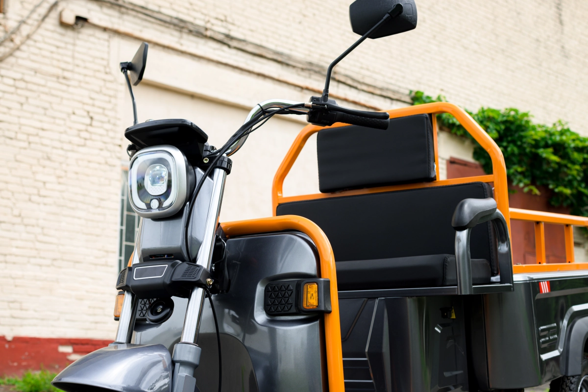 Электротрицикл грузовой AVM Cargo mini 800