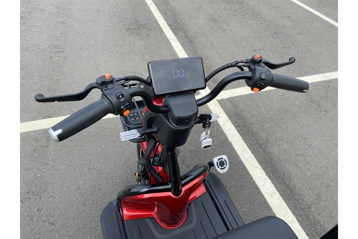 Электротрицикл Smart8 Bulbash Pro S красный