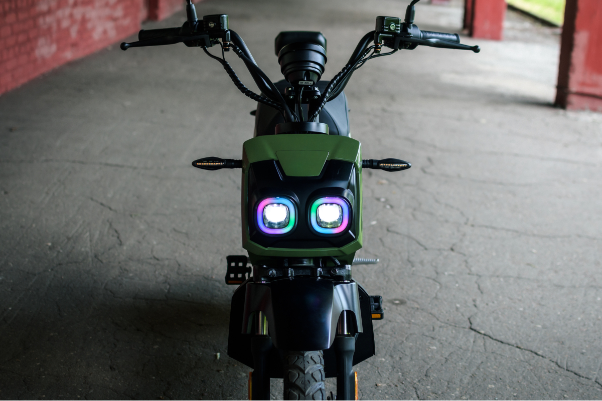 Электроскутер AVM Zoomer