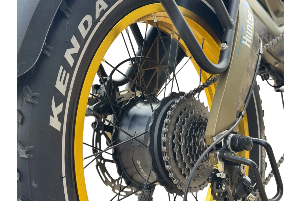 Электрический велосипед SmartBalance Hunter золотистый (2025)