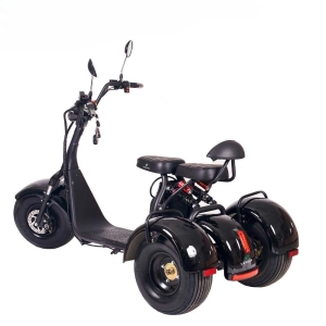 Трёхколёсный электроскутер YAKAMA AP-H0006B чёрный