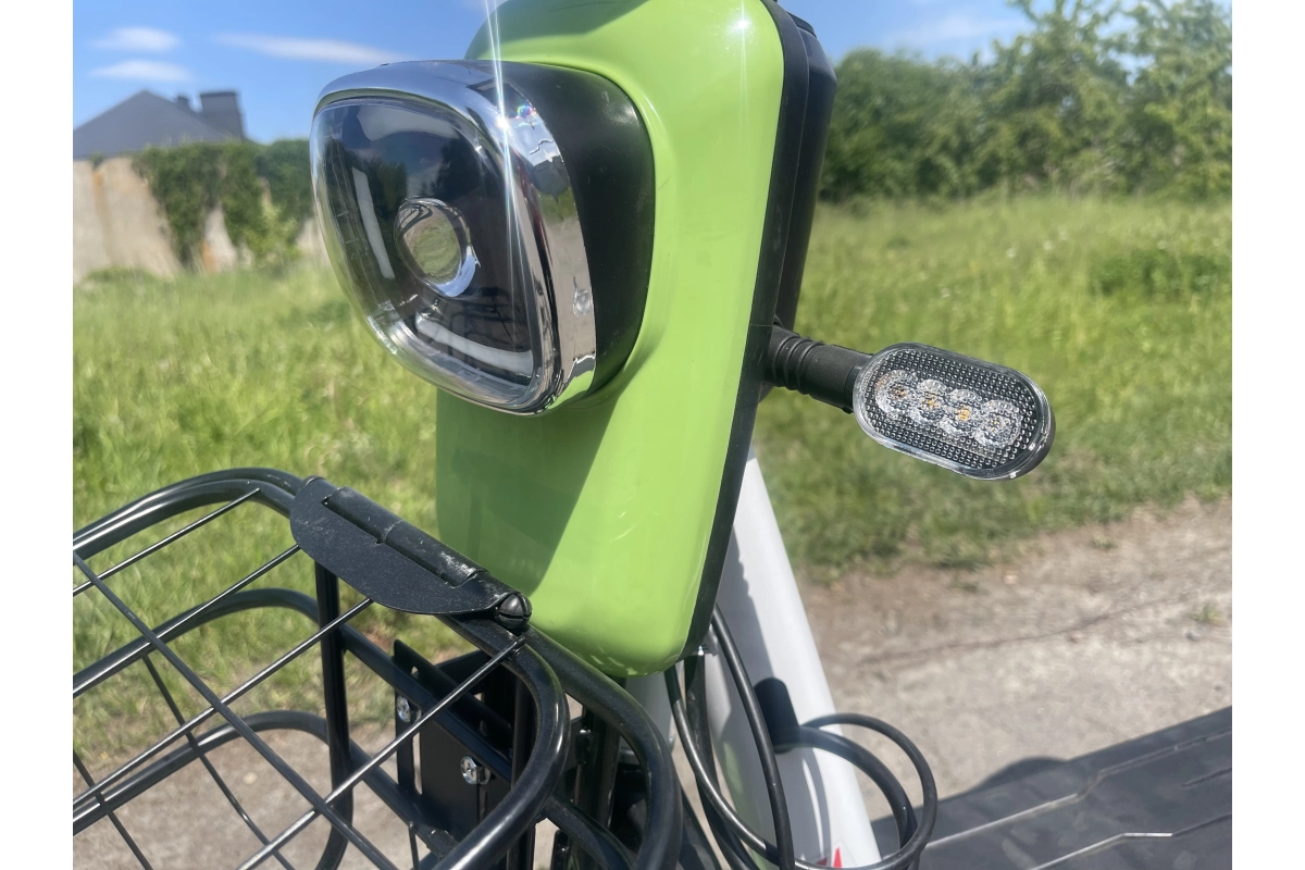 Электроскутер AVM Delta Lite