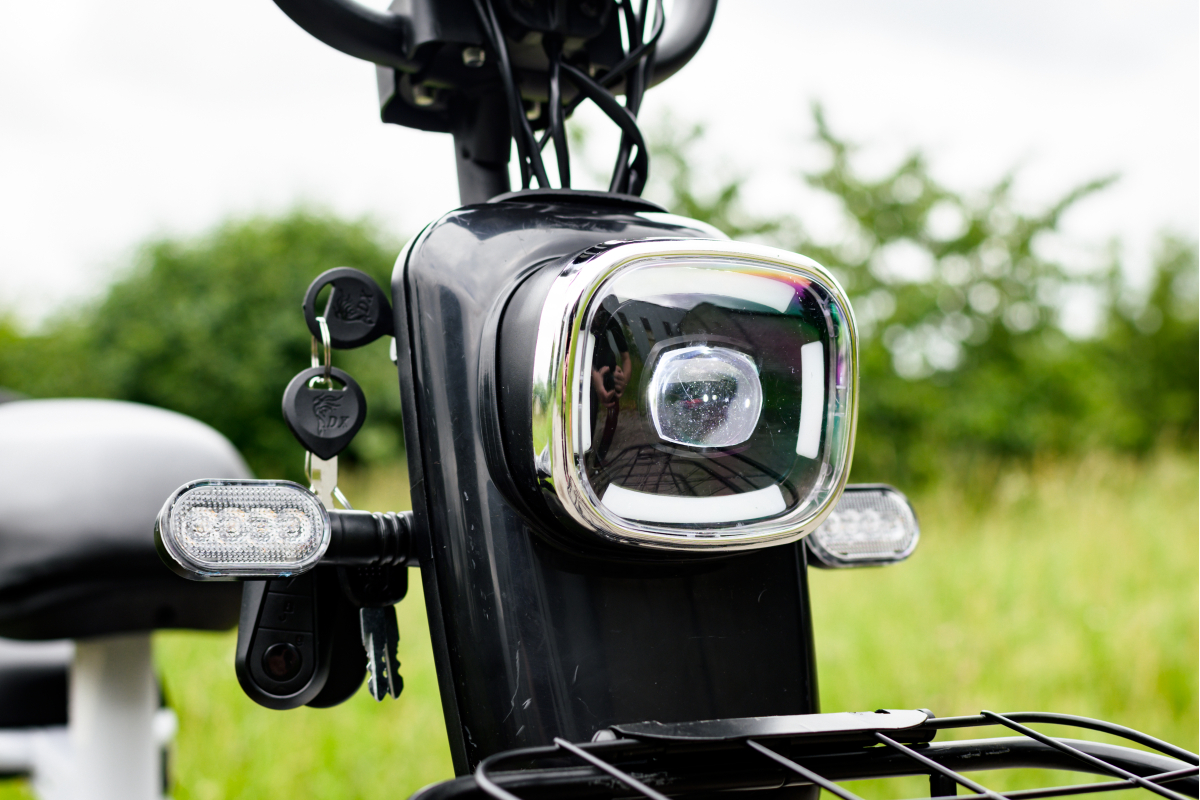 Электроскутер AVM Delta Lite