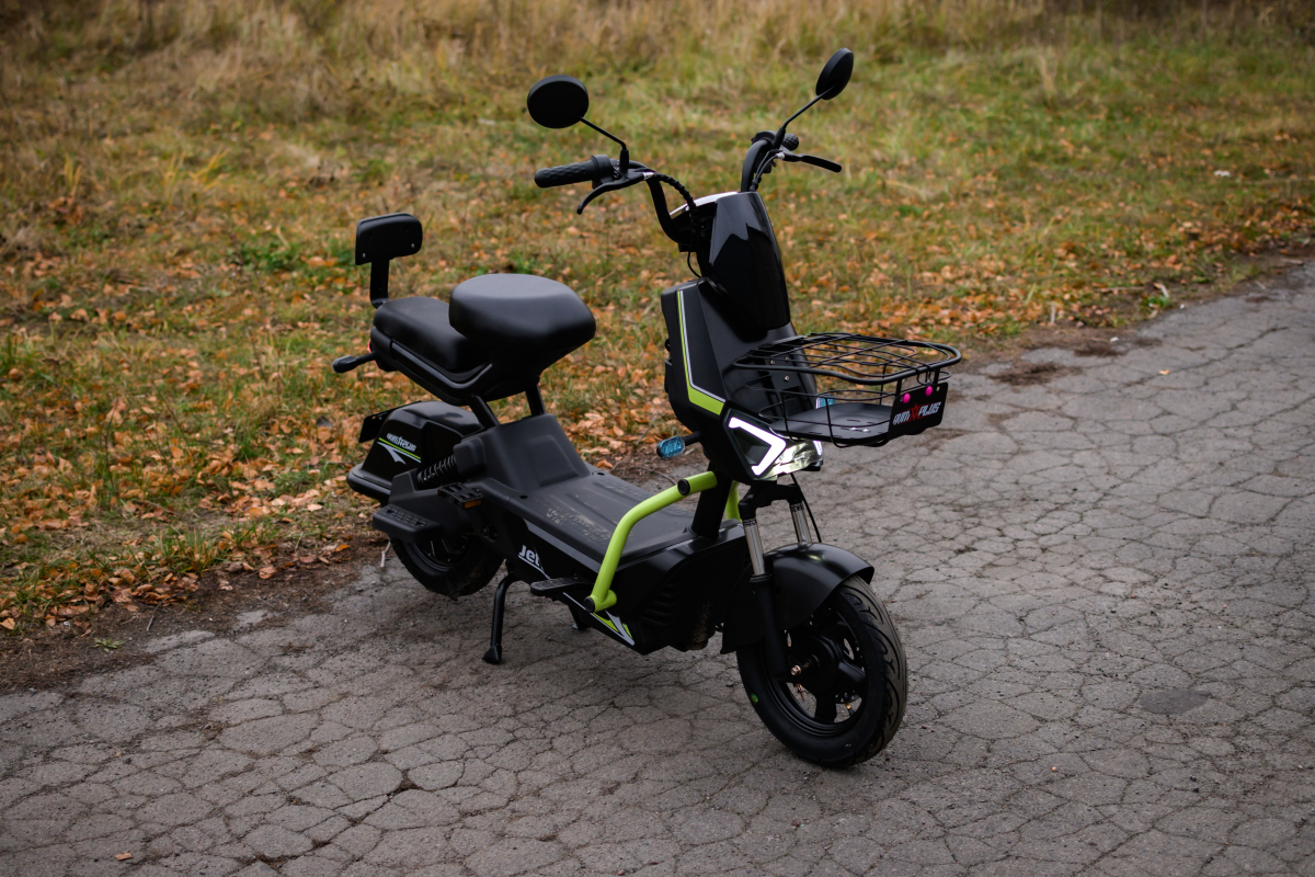 Электроскутер AVM JET