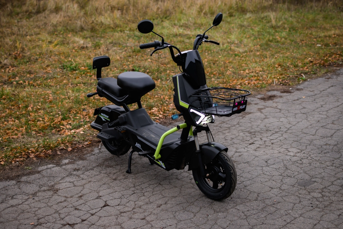 Электроскутер AVM JET