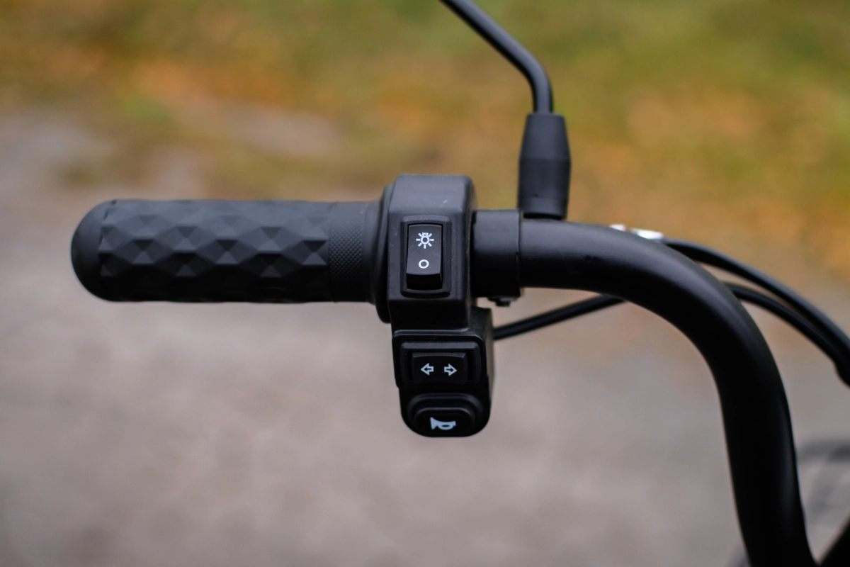 Электроскутер AVM JET