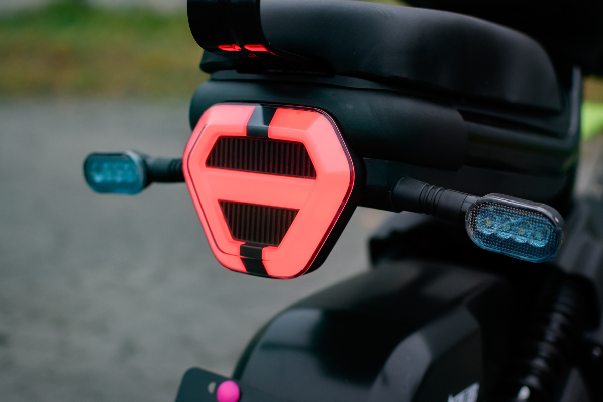 Электроскутер AVM JET