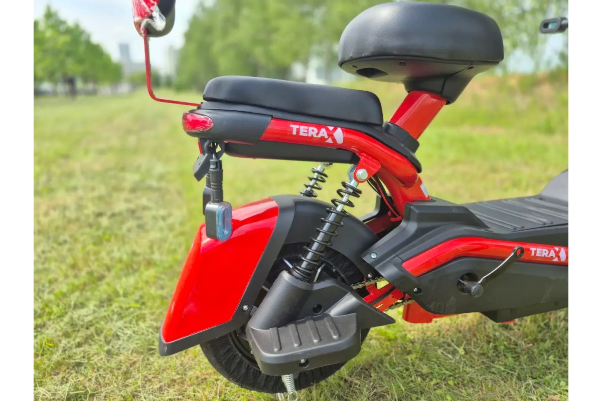 Электроскутер Terax SPIKE NS001 красный