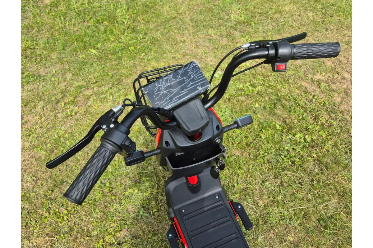 Электроскутер Terax SPIKE NS001 красный