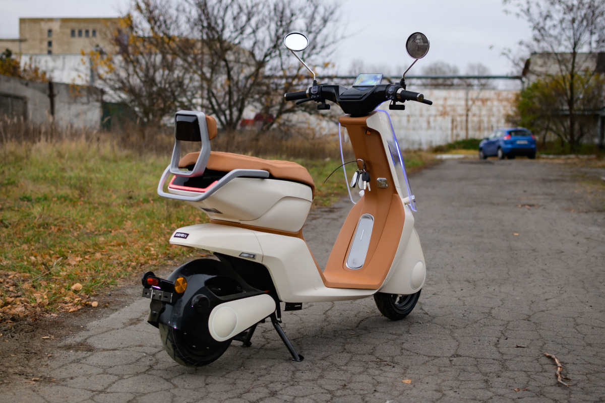 Электроскутер AVM Keren Stardust