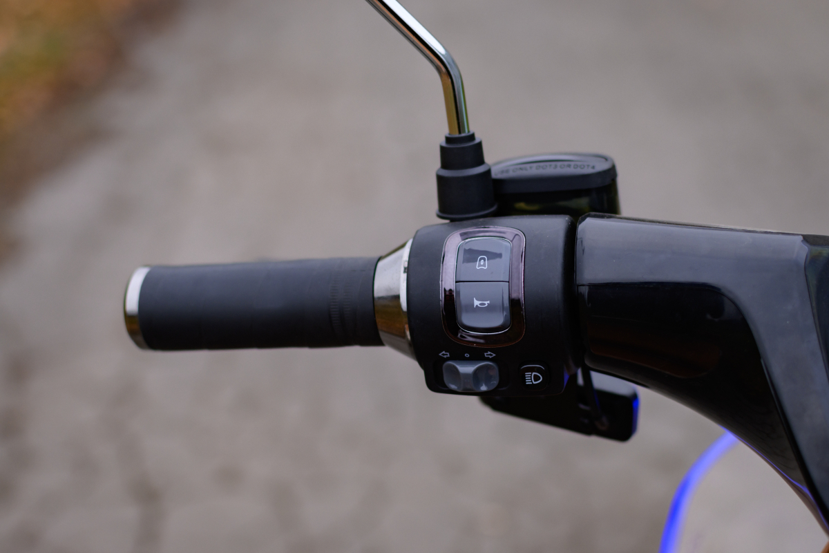 Электроскутер AVM Keren Stardust